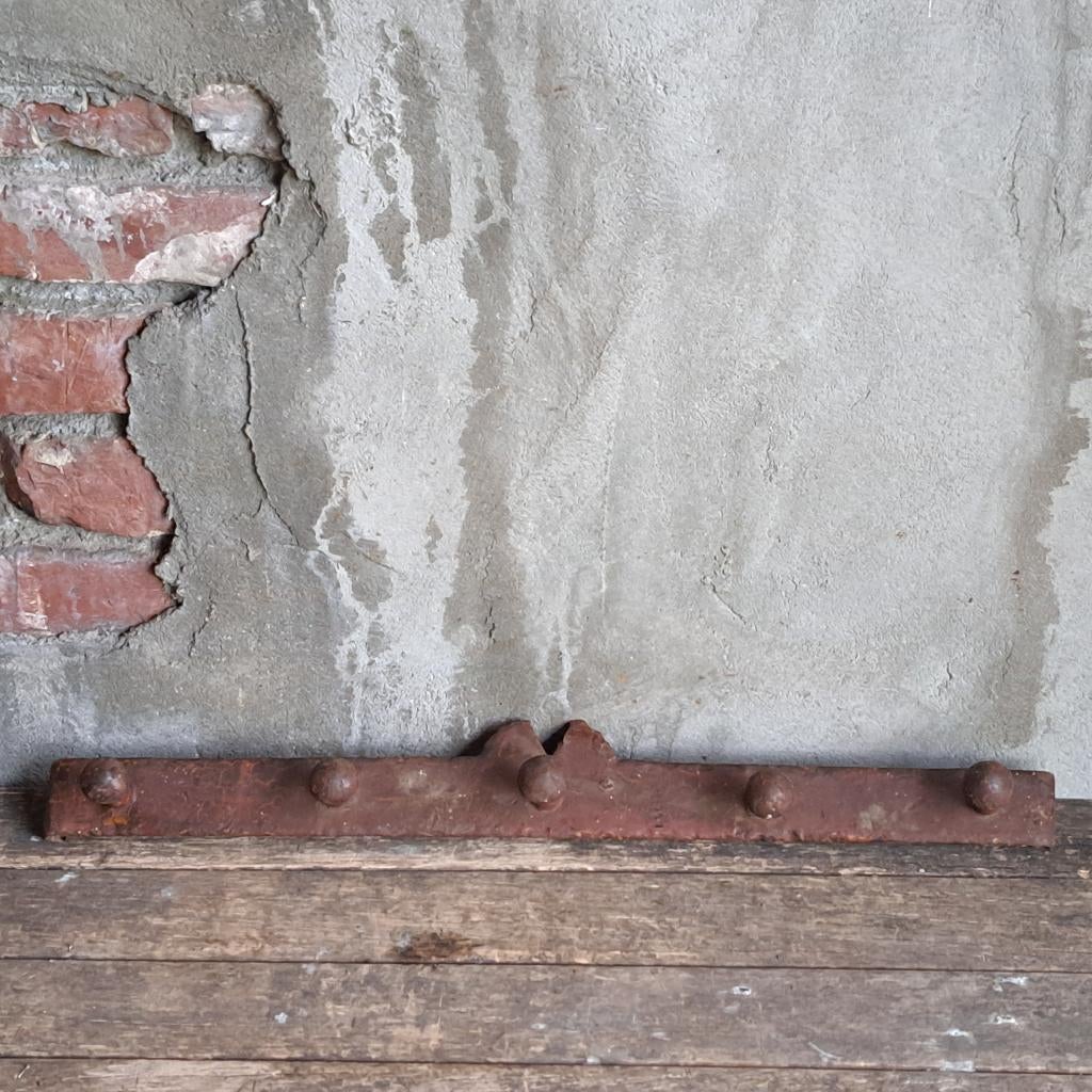 Oude brocante ijzeren kapstok 53cm met 5 knoppen *Etage3*, Gebruikt, ., Ophalen of Verzenden, .
