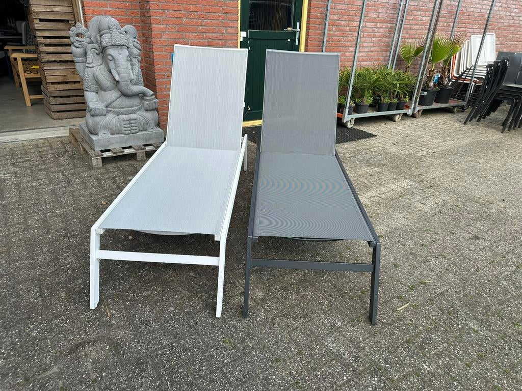 sunloungers Suns ligbedden VIGO antraciet / wit, Tuin en Terras, Ligbedden, Nieuw, Aluminium, Verstelbaar, Ophalen of Verzenden