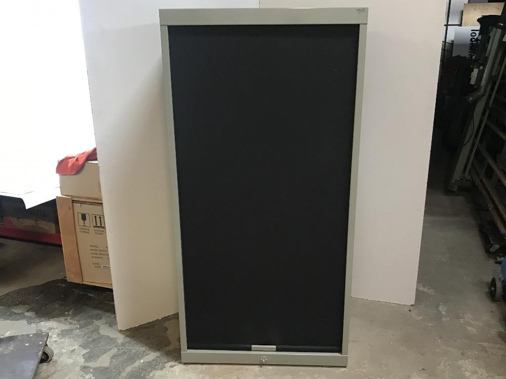 Metalen kast met rolgordijn, 80,5x 40,5x 161 cm, 3 schappen, Ophalen, Gebruikt