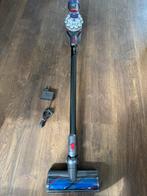 Dyson V8 stofzuiger, Ophalen of Verzenden, Zo goed als nieuw, Reservoir, Stofzuiger
