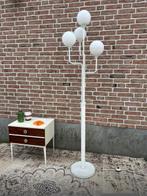 Vintage witte space age vloerlamp met vier opaline bollen, Gebruikt, Ophalen of Verzenden, Glas, 150 tot 200 cm