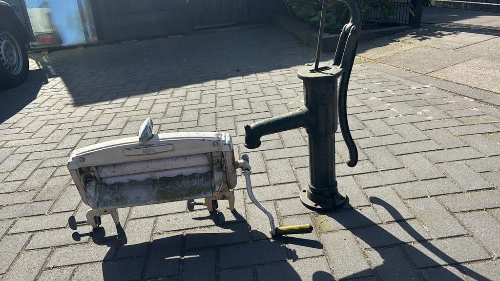 Antieke wringer en waterpomp - Decoratie set, Ophalen