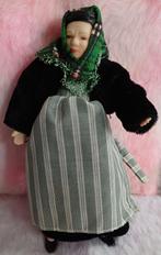 Poppenhuis popje 1:12, Ophalen of Verzenden, Poppenhuis