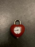 Marc Jacobs rood hartvormig klokje voor aan een ketting, Overige merken, Overige materialen, Zakhorloge, Gebruikt