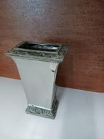 Rechthoekige, zilverkleurige aardewerken vaas, Ophalen of Verzenden, Overige kleuren, Aardewerk of Porselein, Minder dan 50 cm