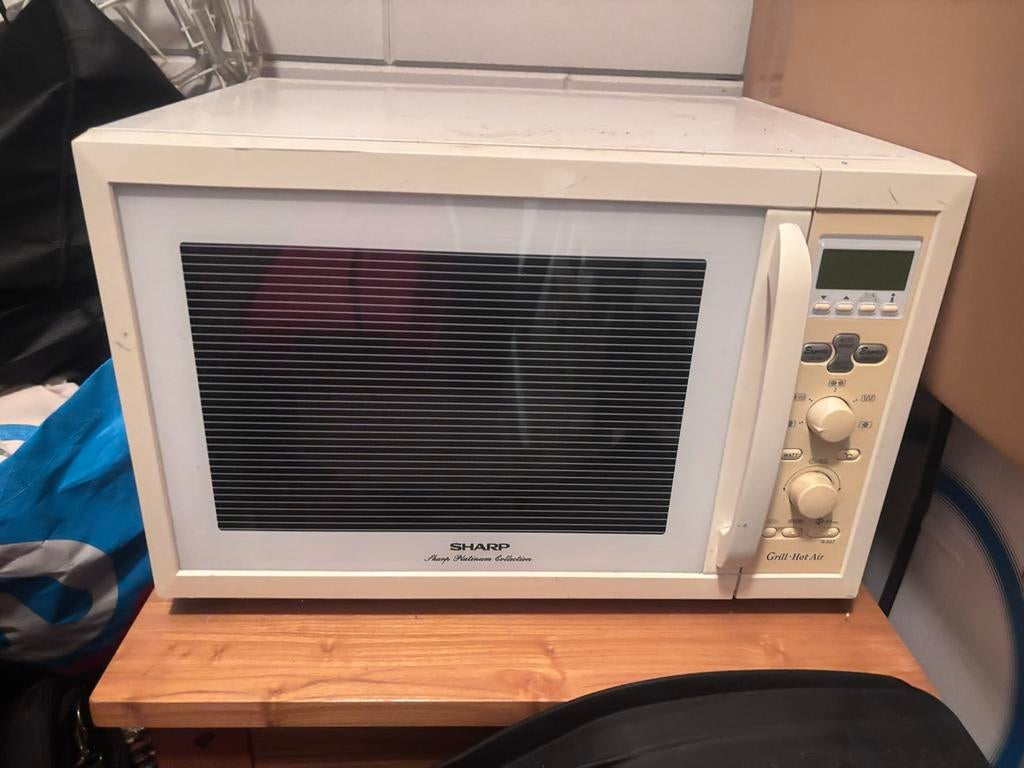 Sharp Combimagnetron Grill-Hot Air - Zo goed als nieuw, Witgoed en Apparatuur, Magnetrons, Combimagnetron, Gebruikt, Grill, Ophalen of Verzenden