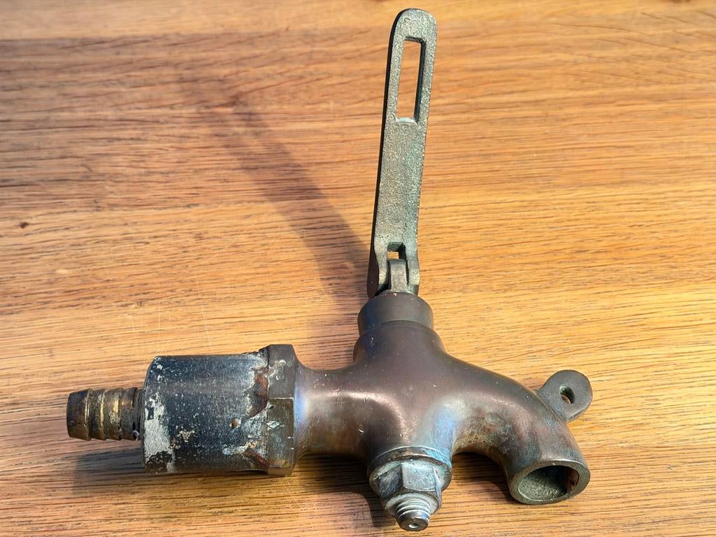 Antieke koperen of bronzen kraan, Antiek en Kunst, Ophalen of Verzenden, Koper