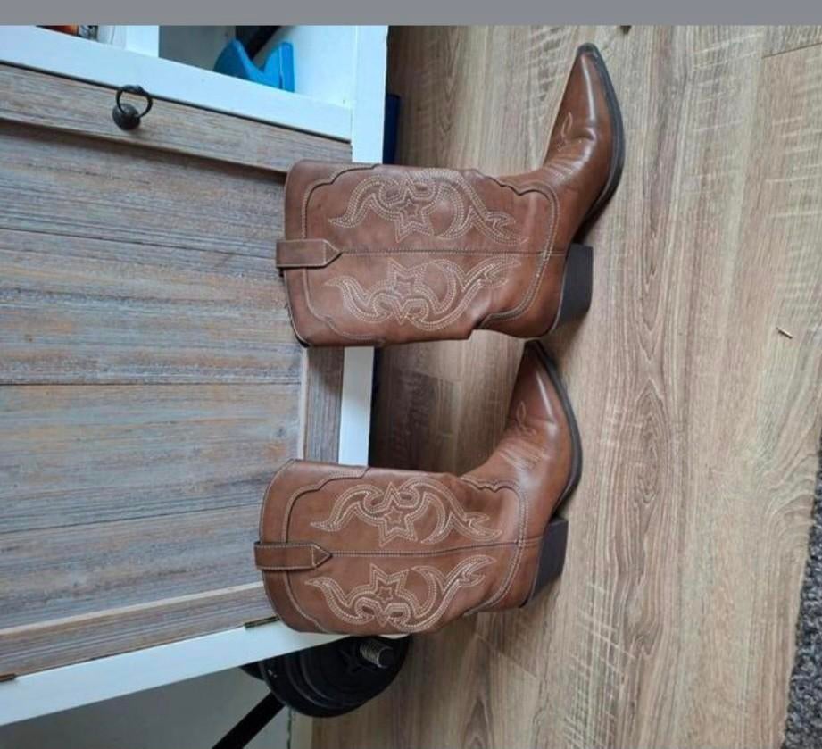 Leuke laarsjes Maat 39 pull & bear, Kleding | Dames, Ophalen of Verzenden, Zo goed als nieuw, Zwart