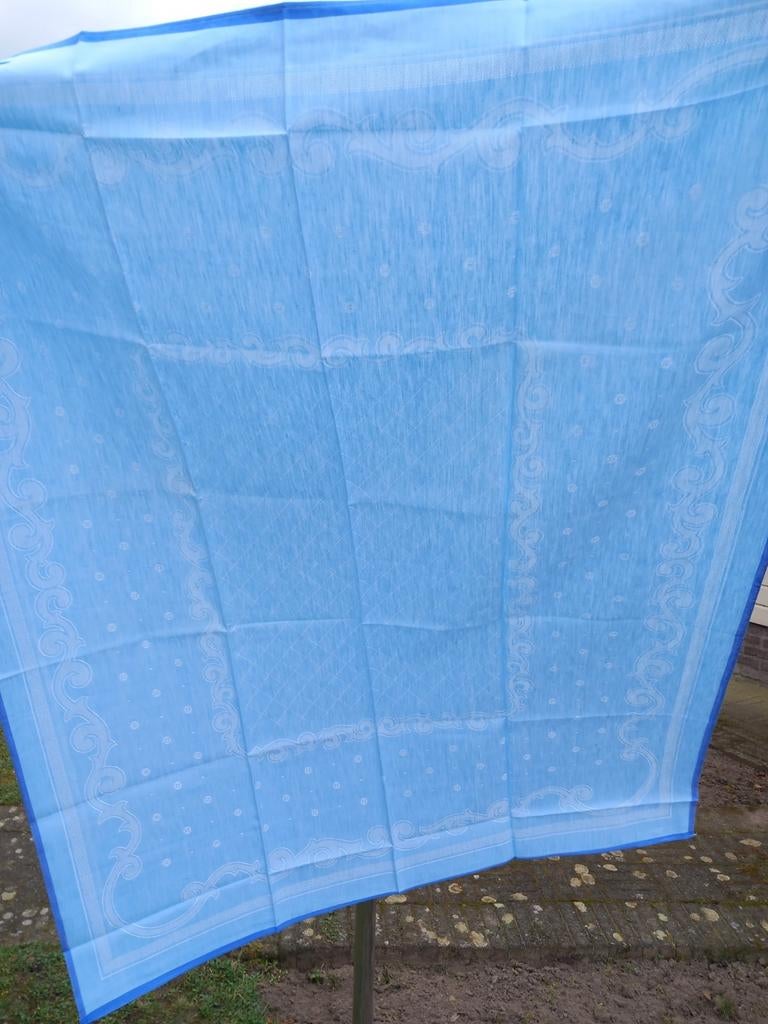 Licht blauw damast tafelkleed nieuw, Ophalen of Verzenden, Nieuw, Rechthoek