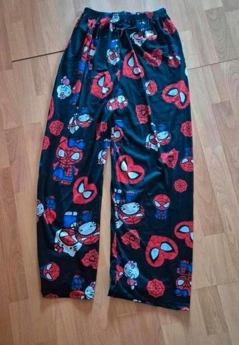Leuke pyjamabroek Spiderman en Hello Kitty print. Maat XS, Ophalen of Verzenden, Nieuw, Maat 34 (XS) of kleiner