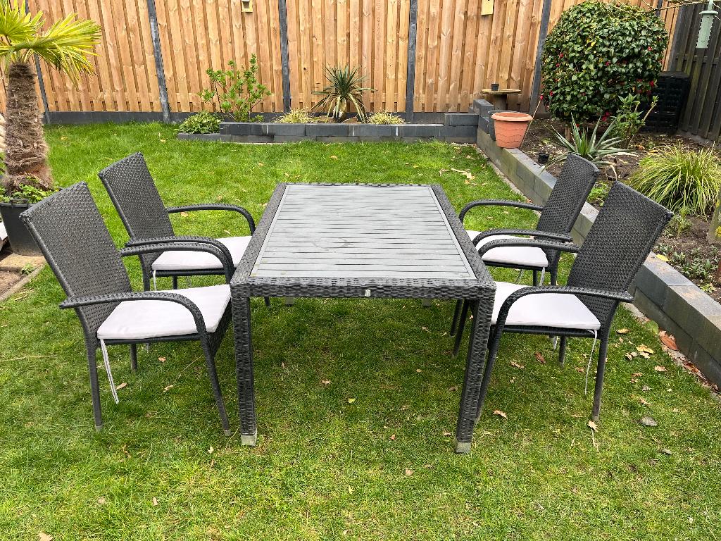 Wicker tuinset, Ophalen, 4 zitplaatsen, Gebruikt, Wicker