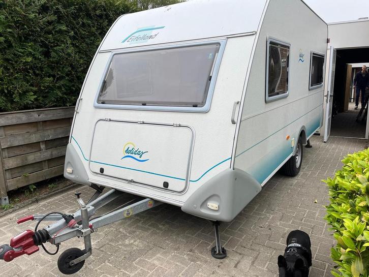 Eifelland Holiday Caravan 5303 uit 2000 Netjes en compleet, Caravans en Kamperen, Caravans, Particulier, tot en met 4, Treinzit