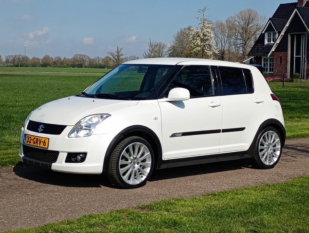 Suzuki Swift sport 1.3 5D Airco17 inch Nieuw APK en banden, Auto's, Voorwielaandrijving, Stof, 40 €/maand, 400 kg