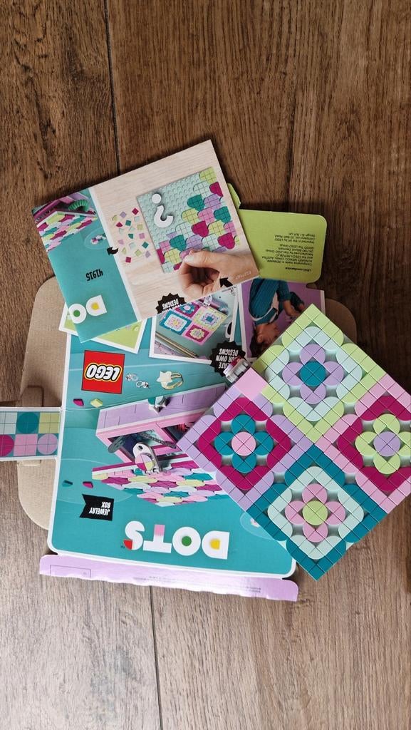 Lego Dots 41915 Sieradendoos, Overige thema's, Lego, Ophalen of Verzenden, Zo goed als nieuw