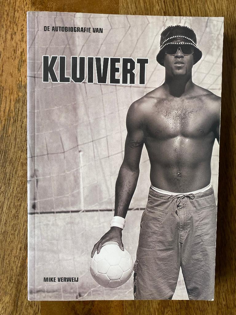 Kluivert - Mike Verweij, Ophalen of Verzenden, Zo goed als nieuw, Balsport, Mike Verweij