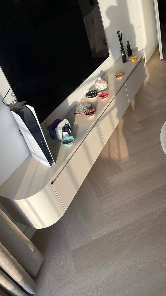 TV meubel japandi style 210 cm lang, Huis en Inrichting, Kasten | Televisiemeubels, Ophalen, Overige materialen, Zo goed als nieuw