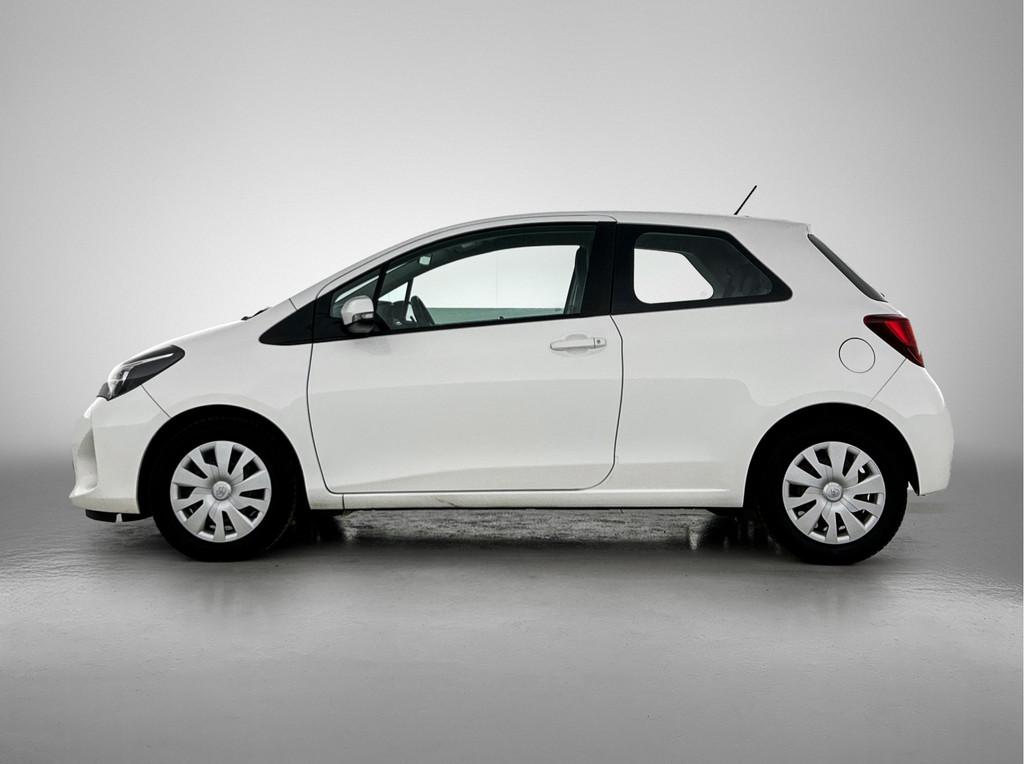 Toyota Yaris 1.3 VVT-i Aspiration Direct leverbaar! Handsegm, Stof, Euro 6, 4 cilinders, Wit