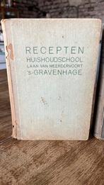 Twee oude kookboeken van de huishoudschool, Boeken, Kookboeken, Ophalen of Verzenden, Gelezen