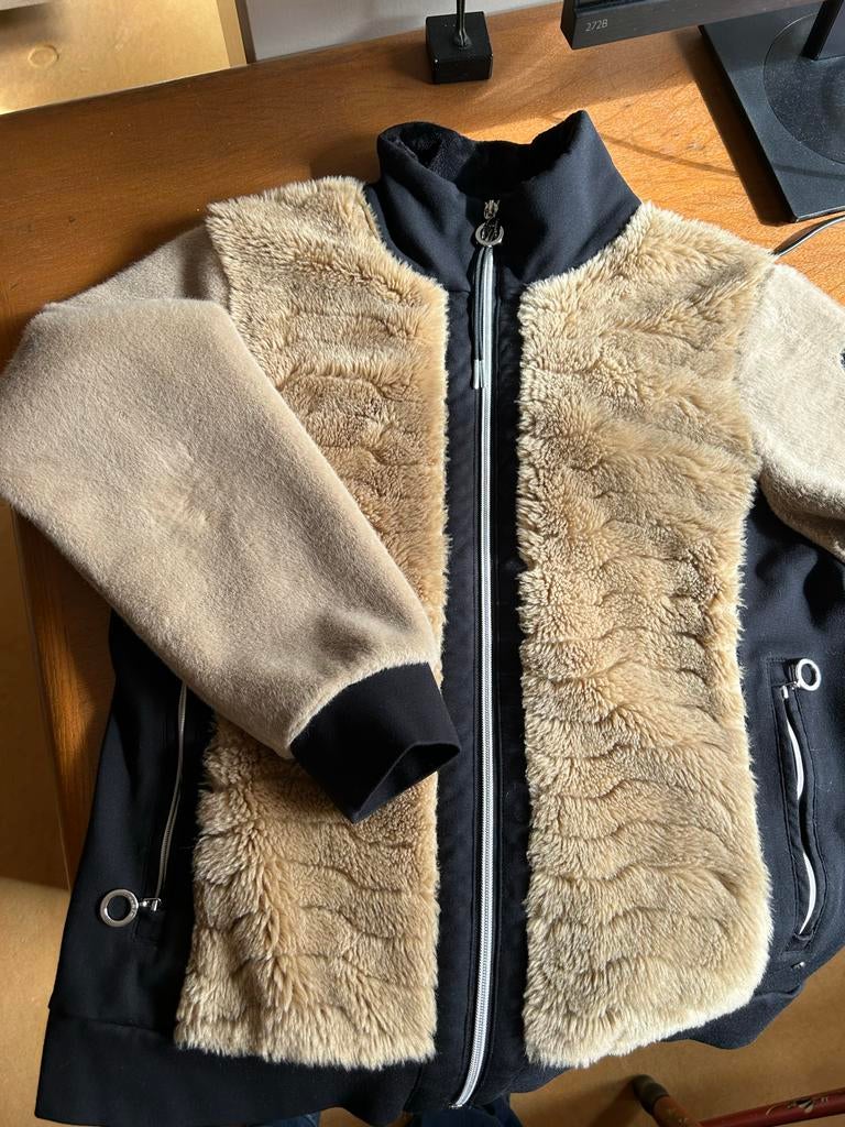 Luhta vest met bont, lekker warm, Ophalen of Verzenden, Zo goed als nieuw, Maat 42/44 (L), Zwart