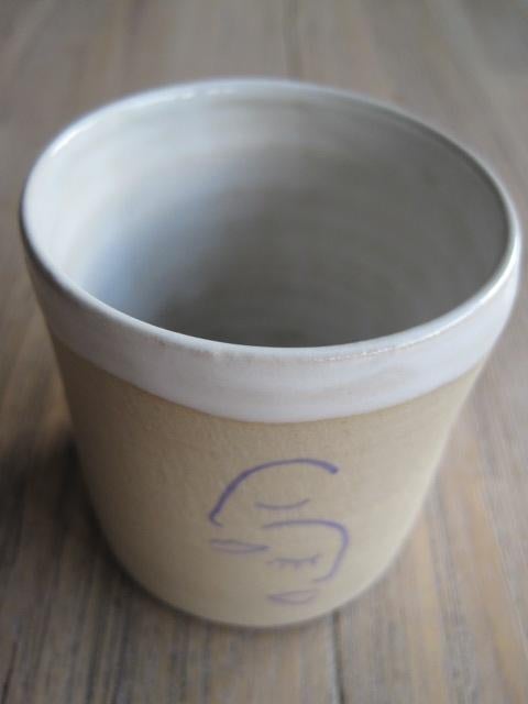 espresso kopje. nail cup 100 ml.Handmade.Christina's crooked, Huis en Inrichting, Keuken | Servies, Keramiek, Nieuw, Ophalen of Verzenden