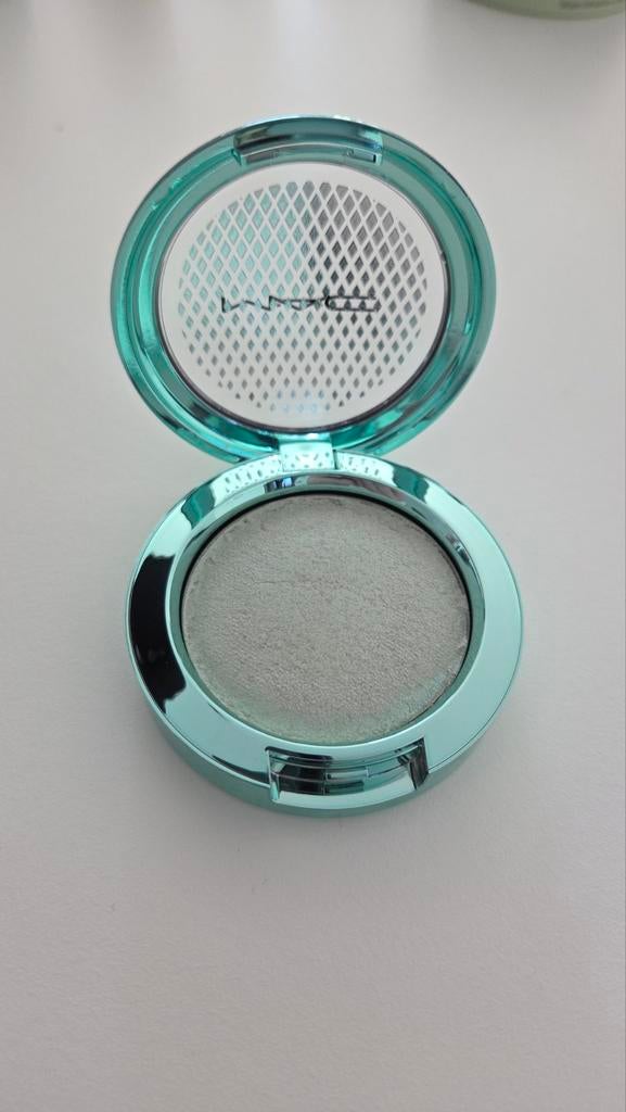 MAC Cosmetics Limited Edition Highlighter Investmint, Ophalen, Zo goed als nieuw, Gehele gezicht