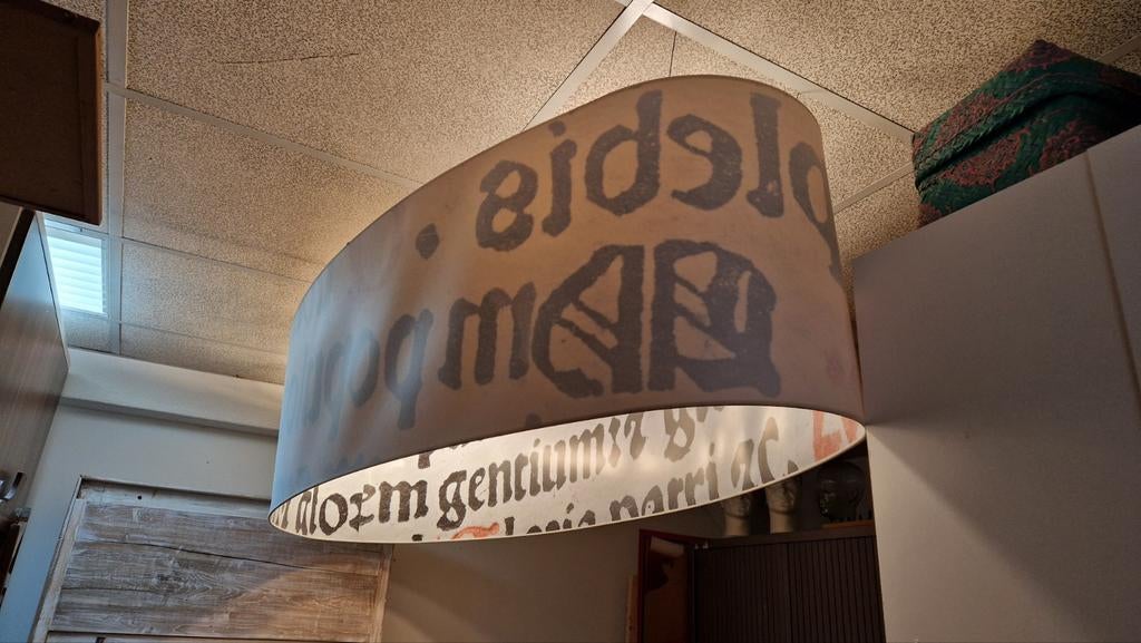 Unieke Art Deco Hanglamp met Kalligrafie Design, Antiek en Kunst, Ophalen
