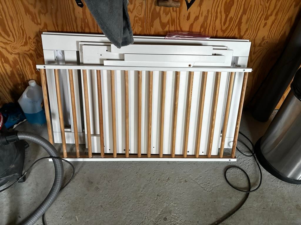 Ledikant kinderbedje wit met matras, Kinderen en Baby's, Babywiegjes en Ledikanten, Ophalen, Gebruikt, Ledikant