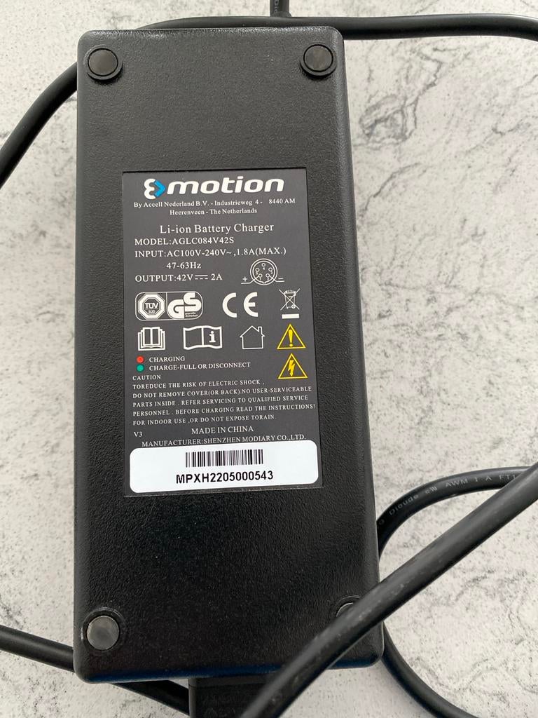 E-motion Fietsacculader, Ophalen of Verzenden, Gebruikt