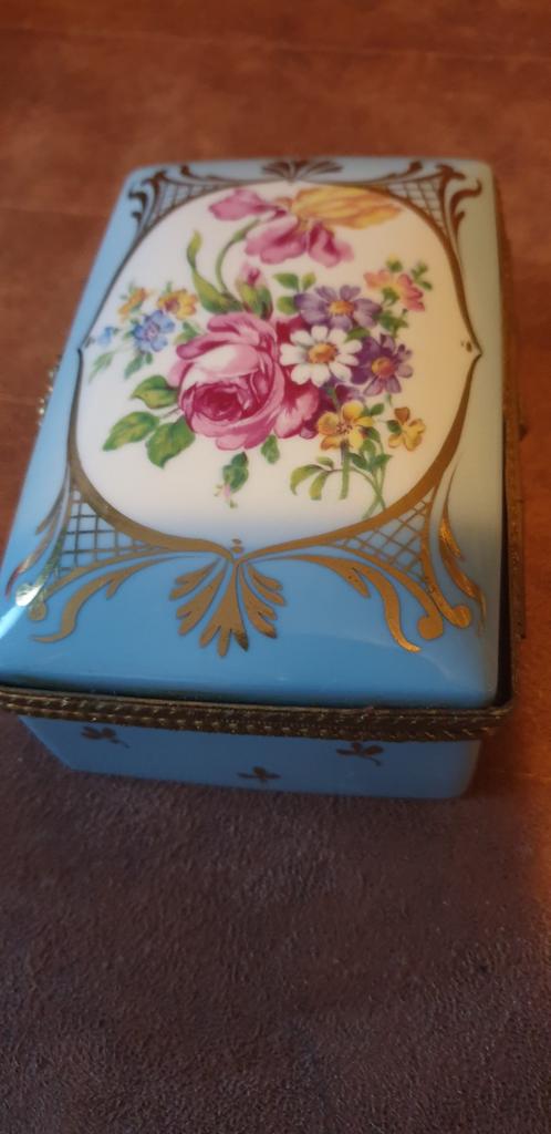Antiek doosje van het franse merk limoges 13cm lang en 9cm, Ophalen of Verzenden