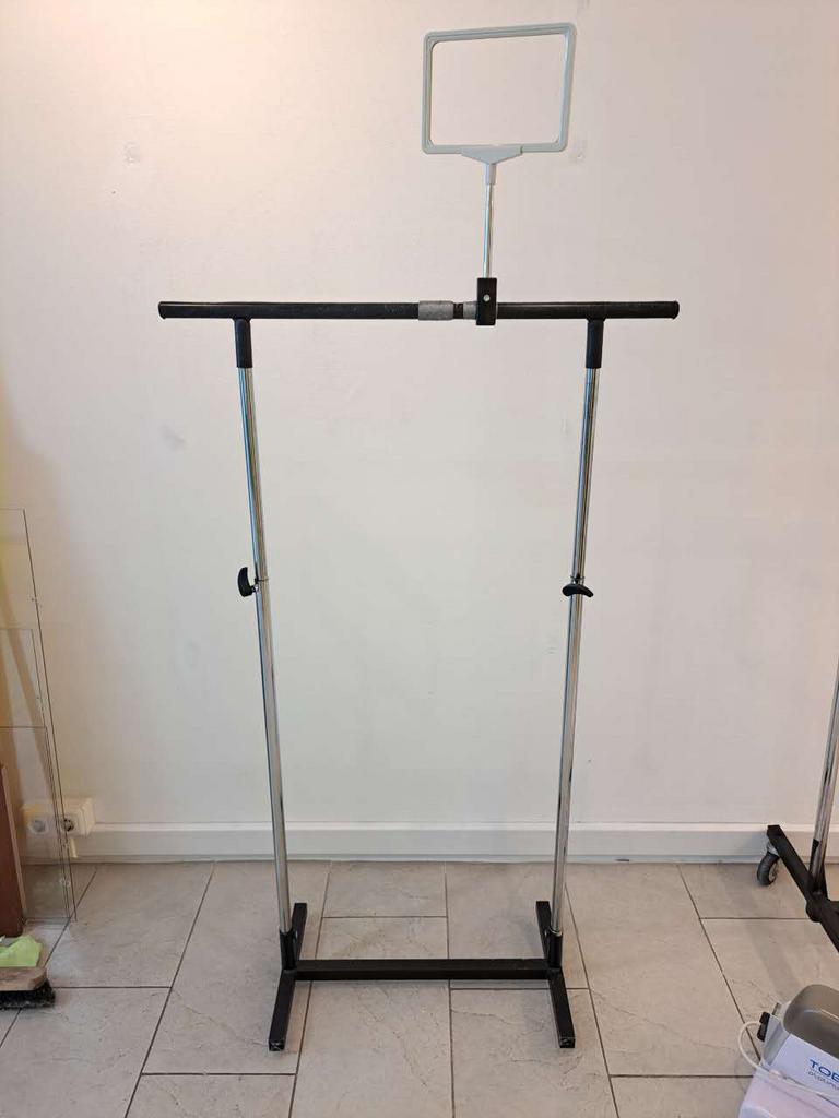 Kledingrek, Ophalen of Verzenden, Zo goed als nieuw