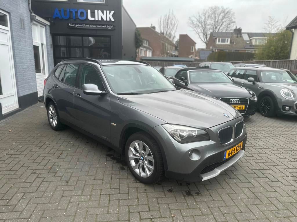 BMW X1 SDrive18i | NAVI | TREKHAAK | CLIMA |, X1, Euro 5, Zwart, 4 cilinders