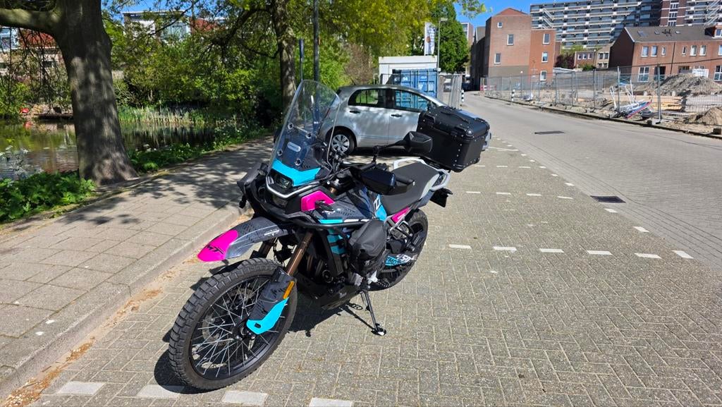 UNIEKE CFMOTO 450MT - Bomvol opties - 2026 - 2.9K km, 2 cilinders, Gebruikt, Particulier, Minimaal motorrijbewijs A2