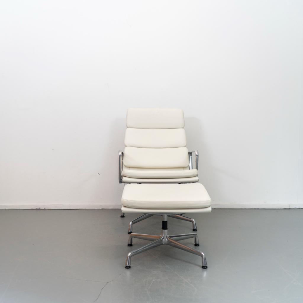 1x Vitra Eames Set EA 216 + 223 SoftPad Wit Leer - Gepolijst, Huis en Inrichting, Fauteuils, Niet ingevuld, Minder dan 75 cm, Niet ingevuld