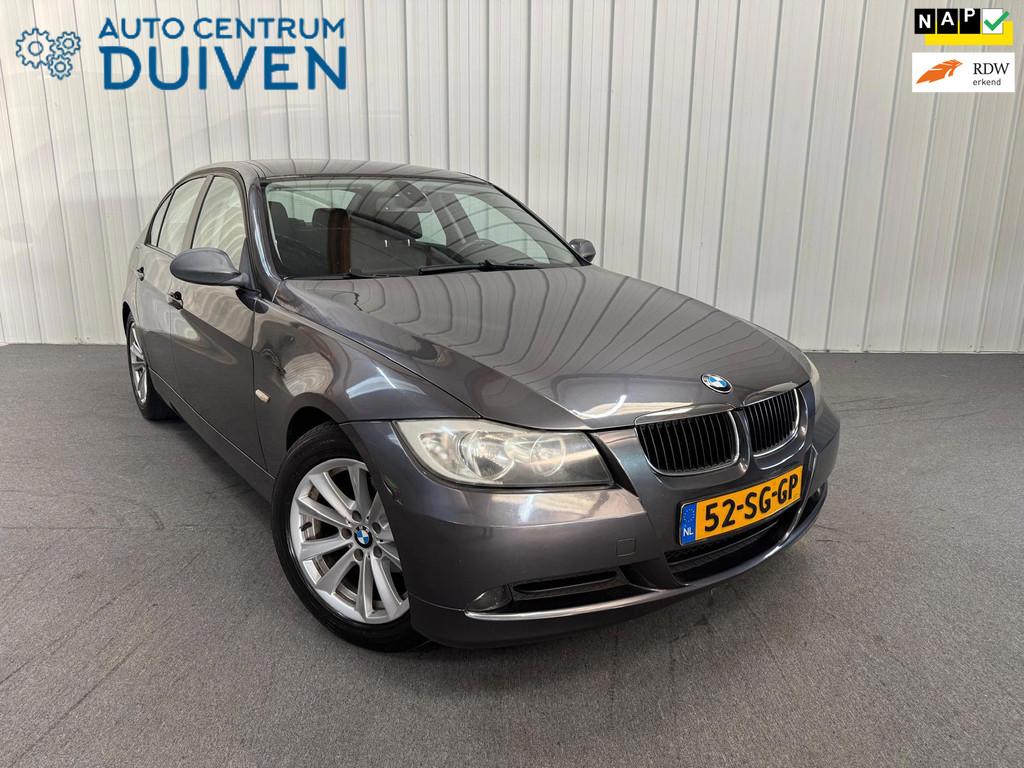 BMW 3-serie 318i Dynamic Executive | Nieuw APK | Airco, Auto's, BMW, Zwart, 4 cilinders, 129 pk, Handgeschakeld