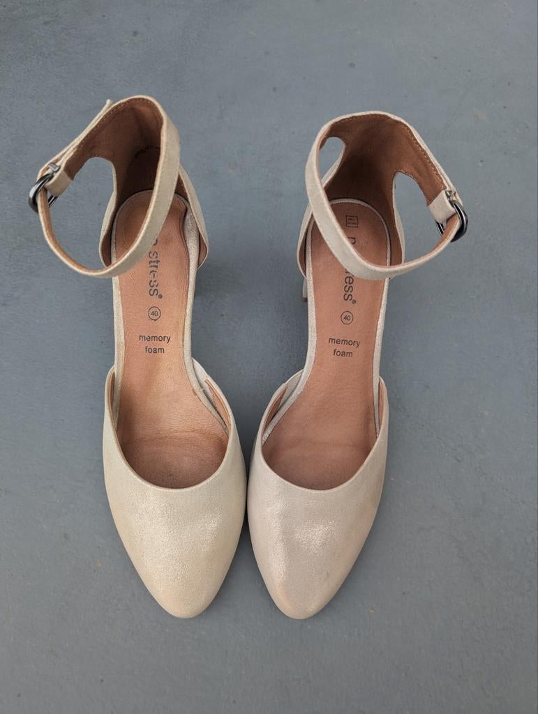 Elegante trouwschoenen met hak - Maat 40, Beige, Stress, Ophalen of Verzenden, Zo goed als nieuw