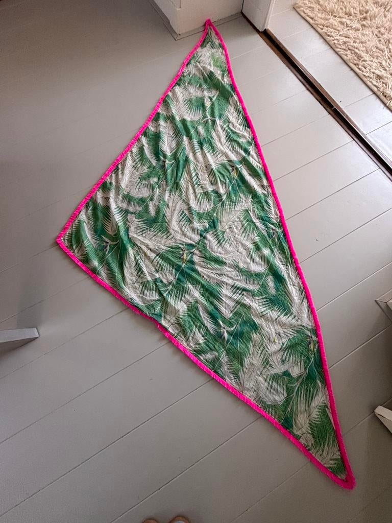 Sjaal POM voorjaar zomer neon, Ophalen of Verzenden, Zo goed als nieuw