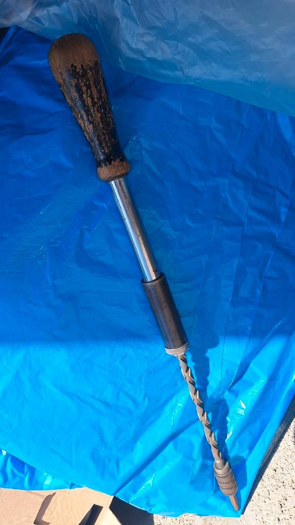 Oude handboor met houten handvat, Antiek en Kunst, Antiek | Gereedschap en Instrumenten, Ophalen of Verzenden