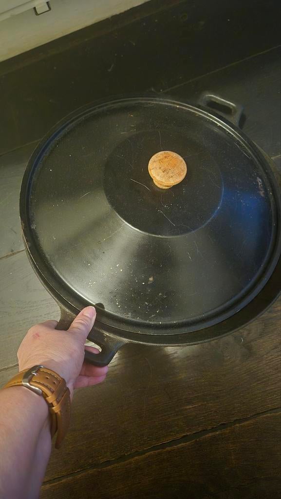 Zware gietijzeren wok met deksel, Ophalen of Verzenden