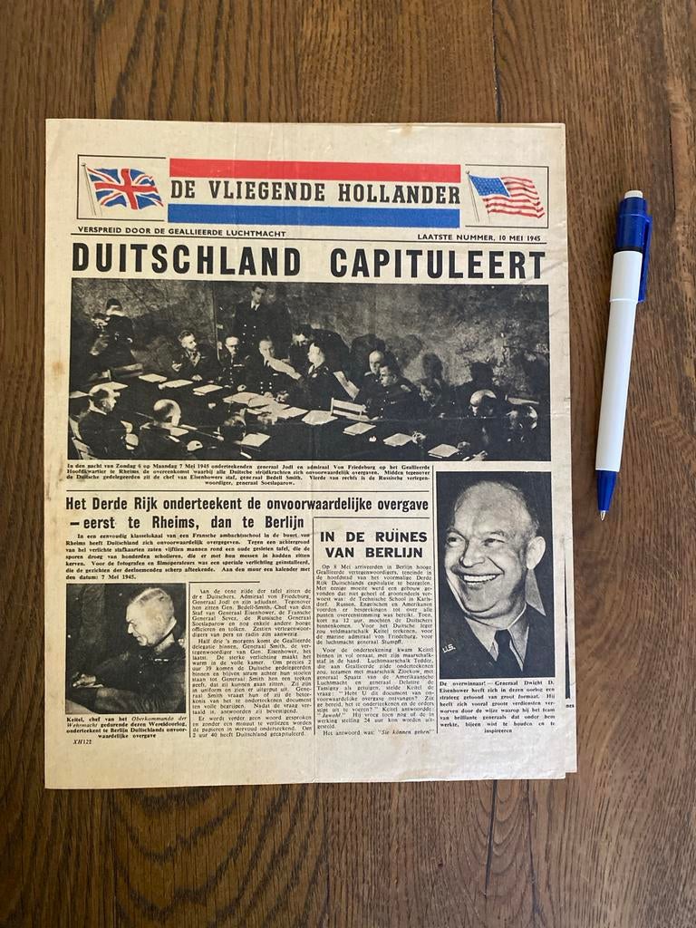 De Vliegende Hollander - Duitsland Capituleert (1945), Ophalen of Verzenden, Gelezen, Krant