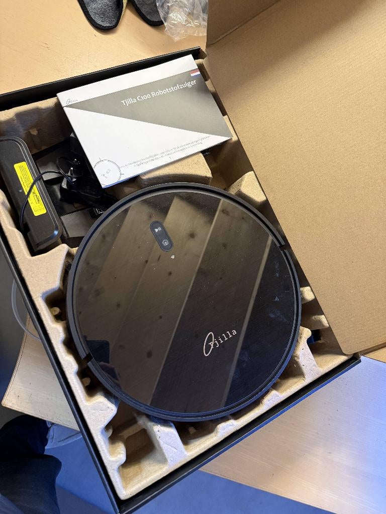 Tjilla C100 Robotstofzuiger met dweilfunctie, TjillaB.V., Refurbished, Ophalen of Verzenden, Robotstofzuiger