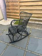 Rotan schommelstoel, Huis en Inrichting, Stoelen, Ophalen, Gebruikt, Zwart, Riet of Rotan