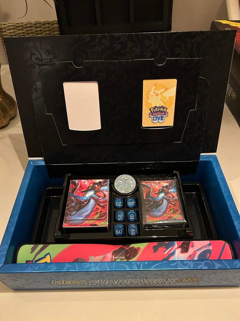 2x Mega Charizard X UPC zonder Promo / Packs, Ophalen of Verzenden, Zo goed als nieuw, Overige typen