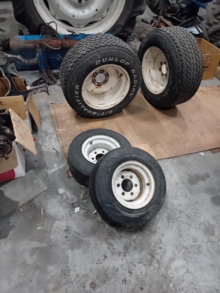 Gazonbanden mini tractor Shibaura Newholland, Auto diversen, Aanhangwagen-onderdelen, Ophalen, Gebruikt