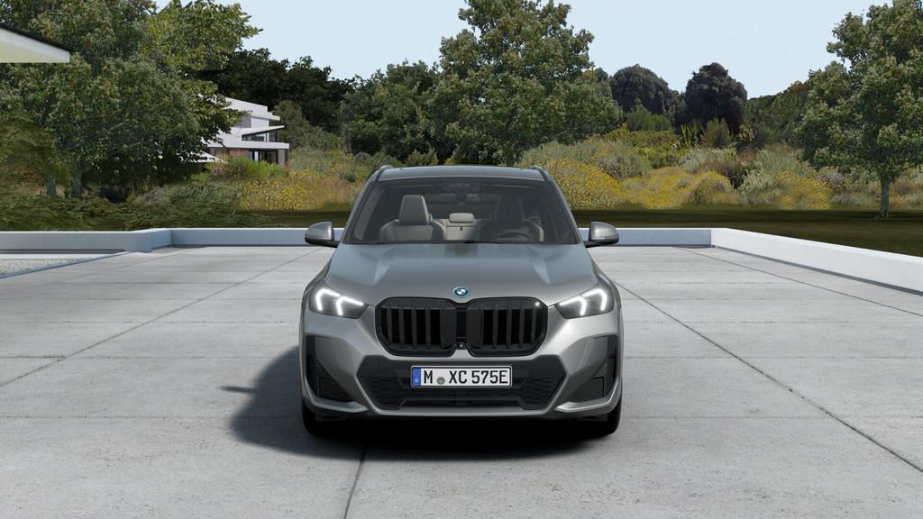 BMW X1 xDrive25e M Sport Automaat / Panoramadak / Trekhaak /, Stoelverwarming, Bedrijf, Hybride Elektrisch/Benzine, 3 cilinders