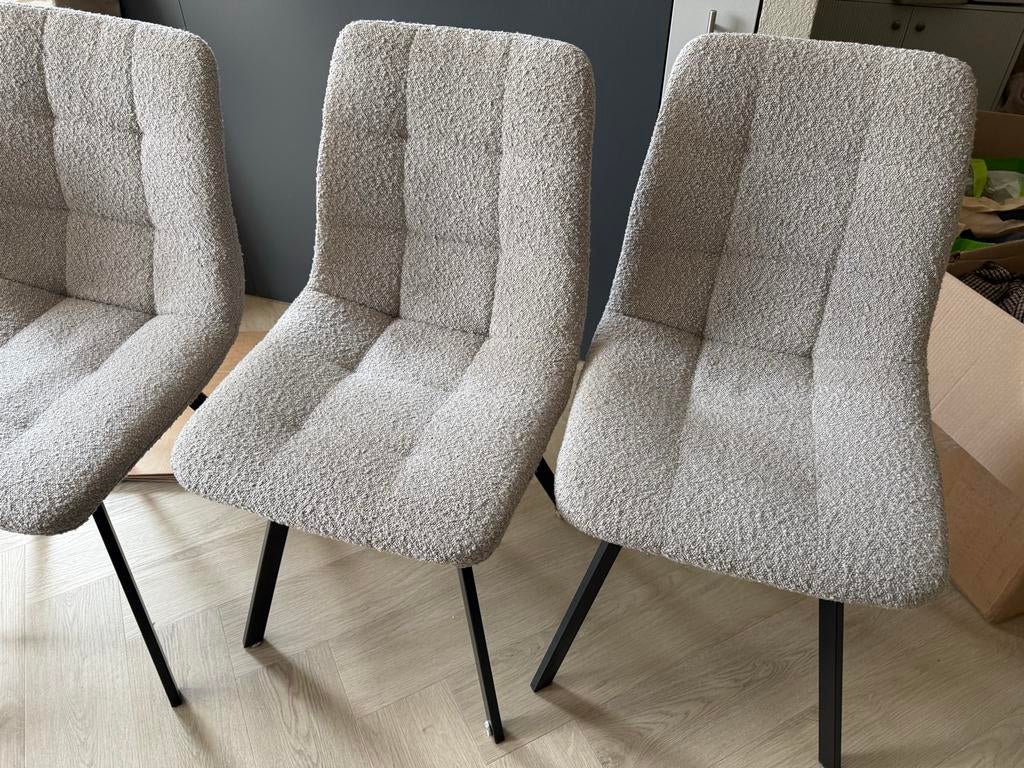 Set van 4 moderne eetkamerstoelen - warm grijs teddy stof, Huis en Inrichting, Stoelen, Ophalen of Verzenden, Zo goed als nieuw