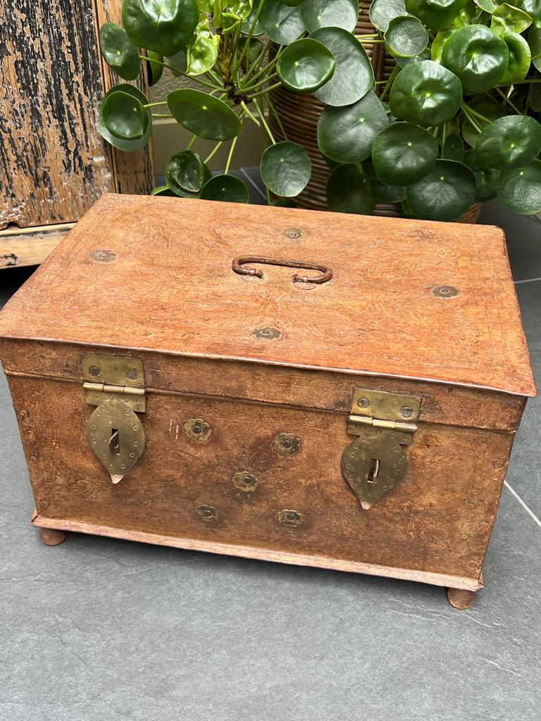 India kist Indiase kist metaal handwerk, Minder dan 50 cm, Ophalen of Verzenden, Schipluidenlaan 20 5035KJ Tilburg, Metaal