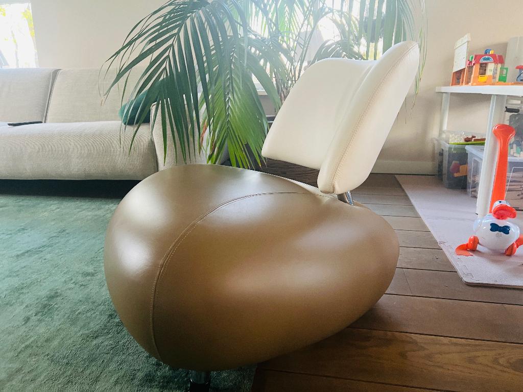 Leolux Pallone bruin met wit leer, Huis en Inrichting, Fauteuils, Ophalen, Gebruikt, Leer, 75 tot 100 cm
