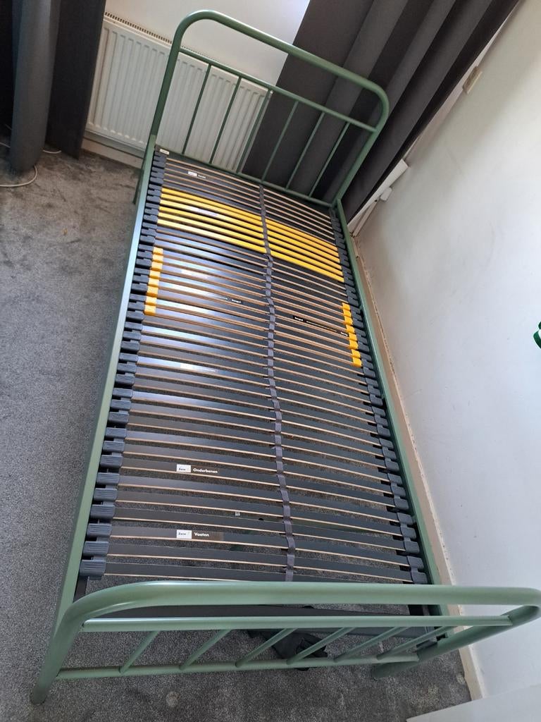 Eenpersoons bedframe met lattenbodem 90x200 cm, Ophalen, 90 cm, Eenpersoons, Zo goed als nieuw
