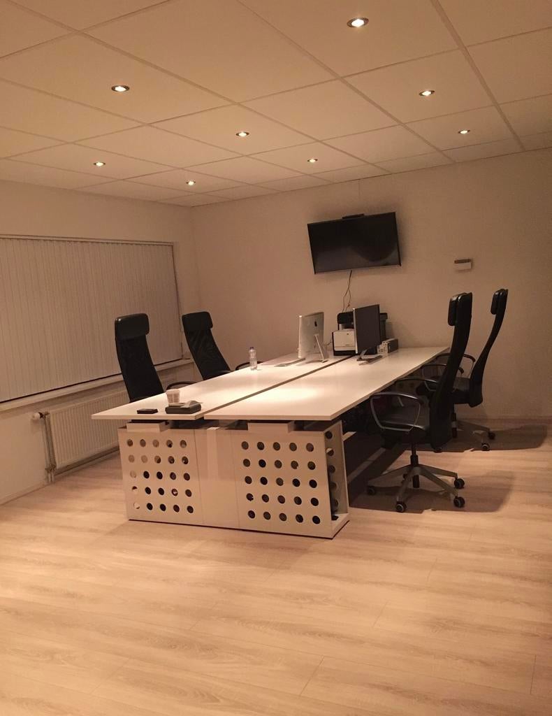 Extra lang dubbel bureau met stroompunten, Huis en Inrichting, Bureaus, Ophalen, Gebruikt