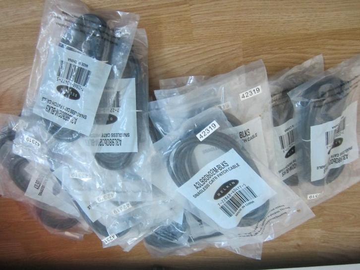 BELKIN CAT5e (7) & CAT6 Pathckabels (28)(Totaal 35 stuks), Computers en Software, Pc- en Netwerkkabels, Nieuw, Ophalen